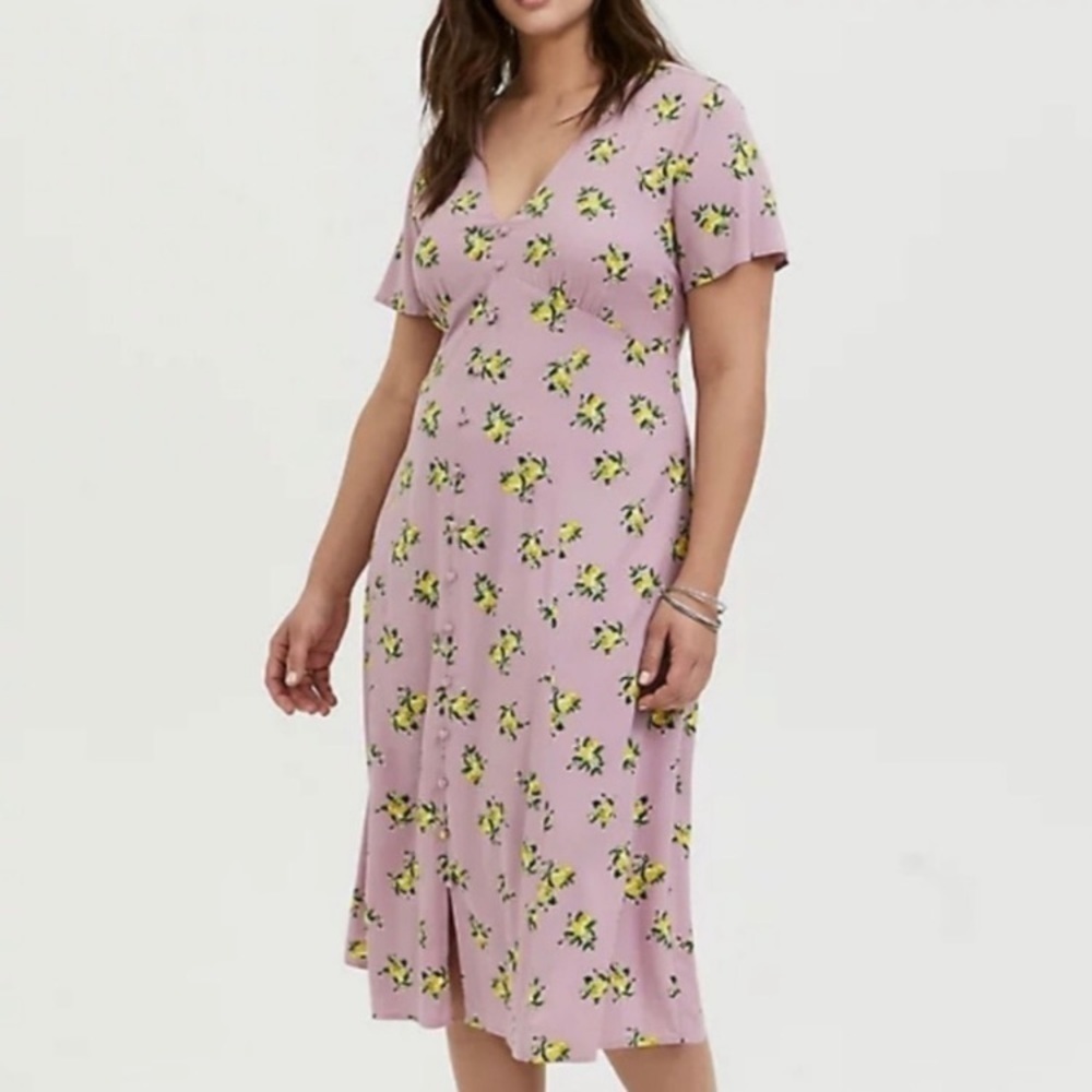 TORRID Maxi Dress Size 2 Lemon print